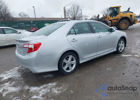 2012 Toyota Camry Se z USA, uszkodzony, nr VIN 4T1BF1FK3CU053256